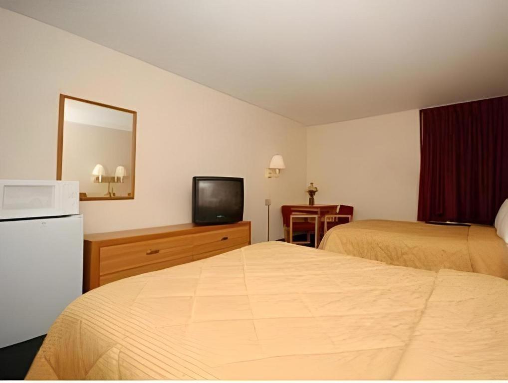 Waynesburg Quality Inn מראה חיצוני תמונה