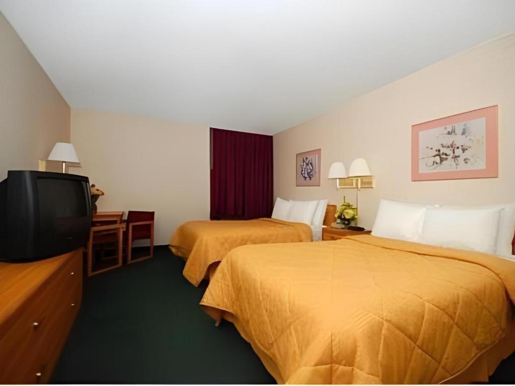 Waynesburg Quality Inn מראה חיצוני תמונה